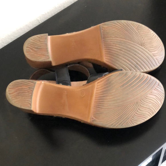 Dansko Women's Black Daniela Sandal (Size 41, US 10/10.5) - Picture 4 of 6